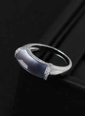 马鞍戒指女ins轻奢独特设计清冷时尚灯管指环潮仿玉石食指戒