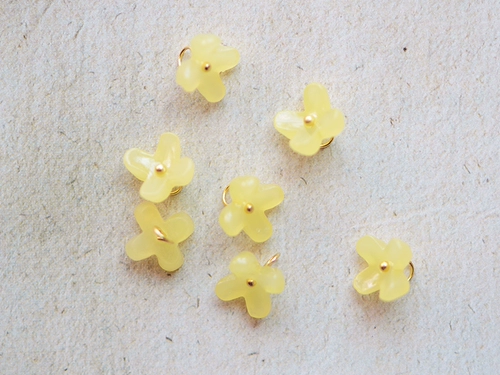 SZ344Y 开 S S Sl Желтая мини -смола маленький цветок Osmanthus Подвеска Diy Finding готовый продукт 4/сумка