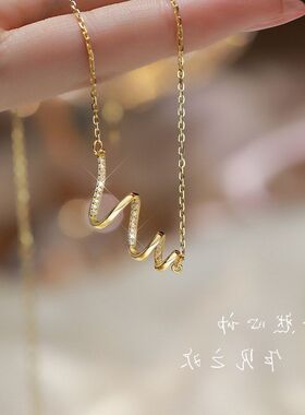 设计感奢小众线女轻项链扭曲锆石