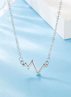 女项链新款设计感冷淡年红心跳