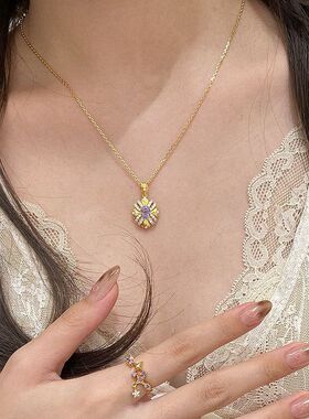 精致小红书时尚爆闪轻奢高贵金色项链爆款满钻紫荆花优雅抖音吊坠