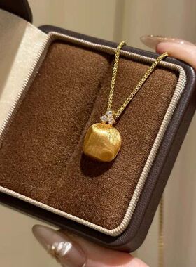 高级感项链小红书链爆款金色锁骨