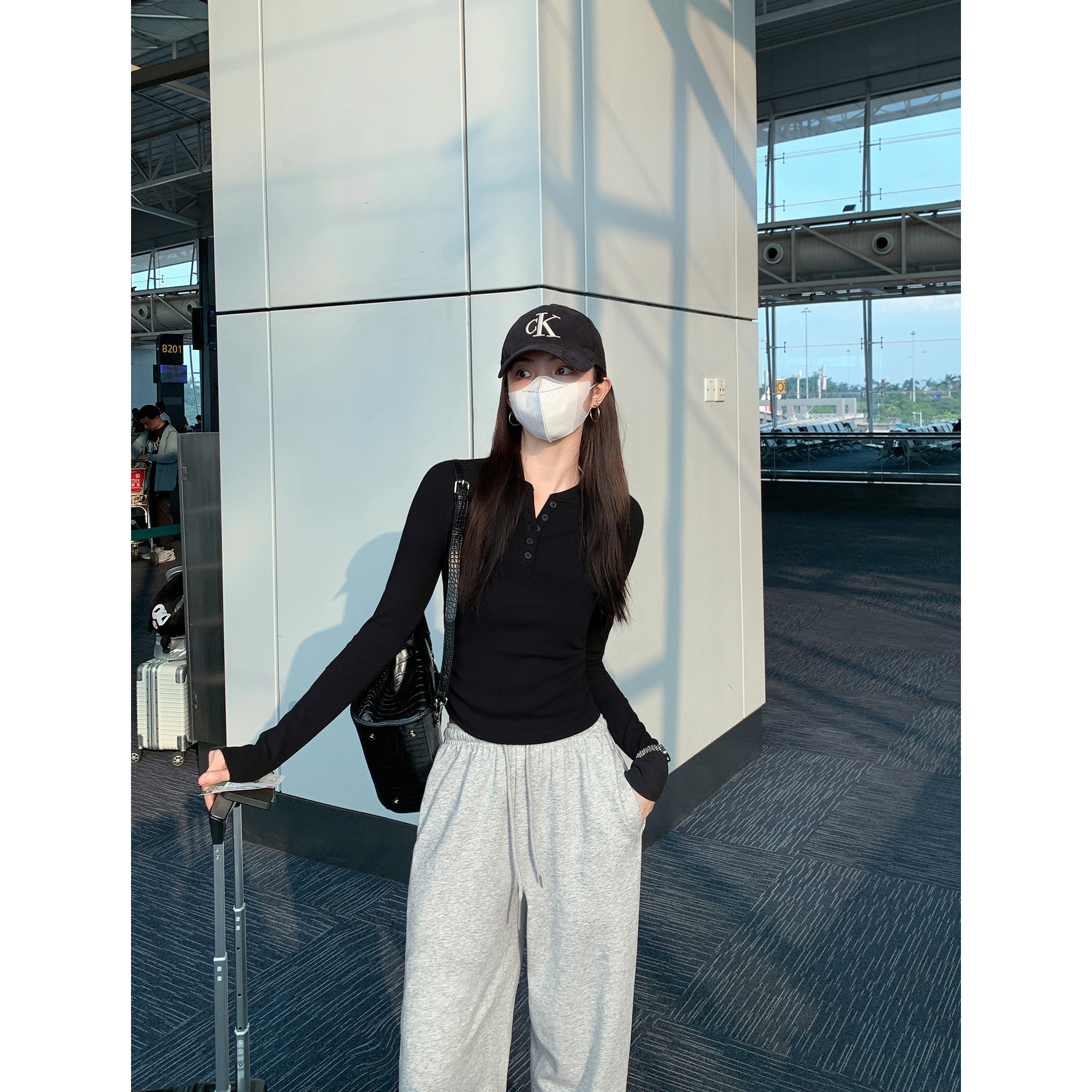 MULVAN 黑色纽扣长袖T恤女春秋新款设计感修身显瘦打底衫针织上衣,淘宝优惠券,粉丝福利购,淘宝优惠卷