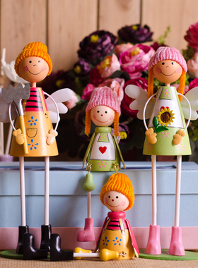 电视柜可爱风吊脚娃娃四口装饰品