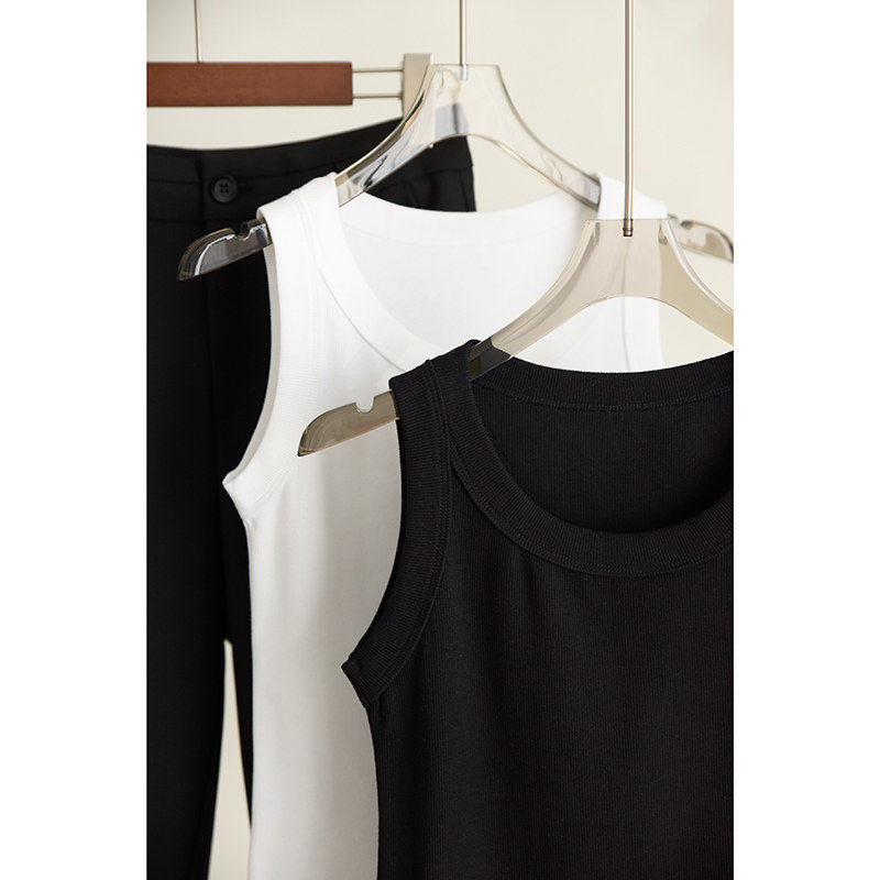 Women's U-neck wide shoulder strap camisole