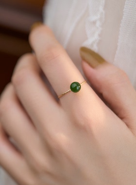 超显皮肤白！绿油油天然碧玉戒指