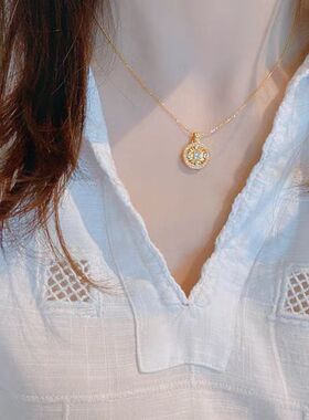 镂空太阳花图腾吊坠项链