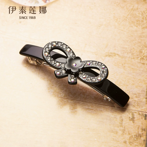 Бабочка завязана верхняя клипа для волос для хвоста после небольшого объема волос, голова головы головы