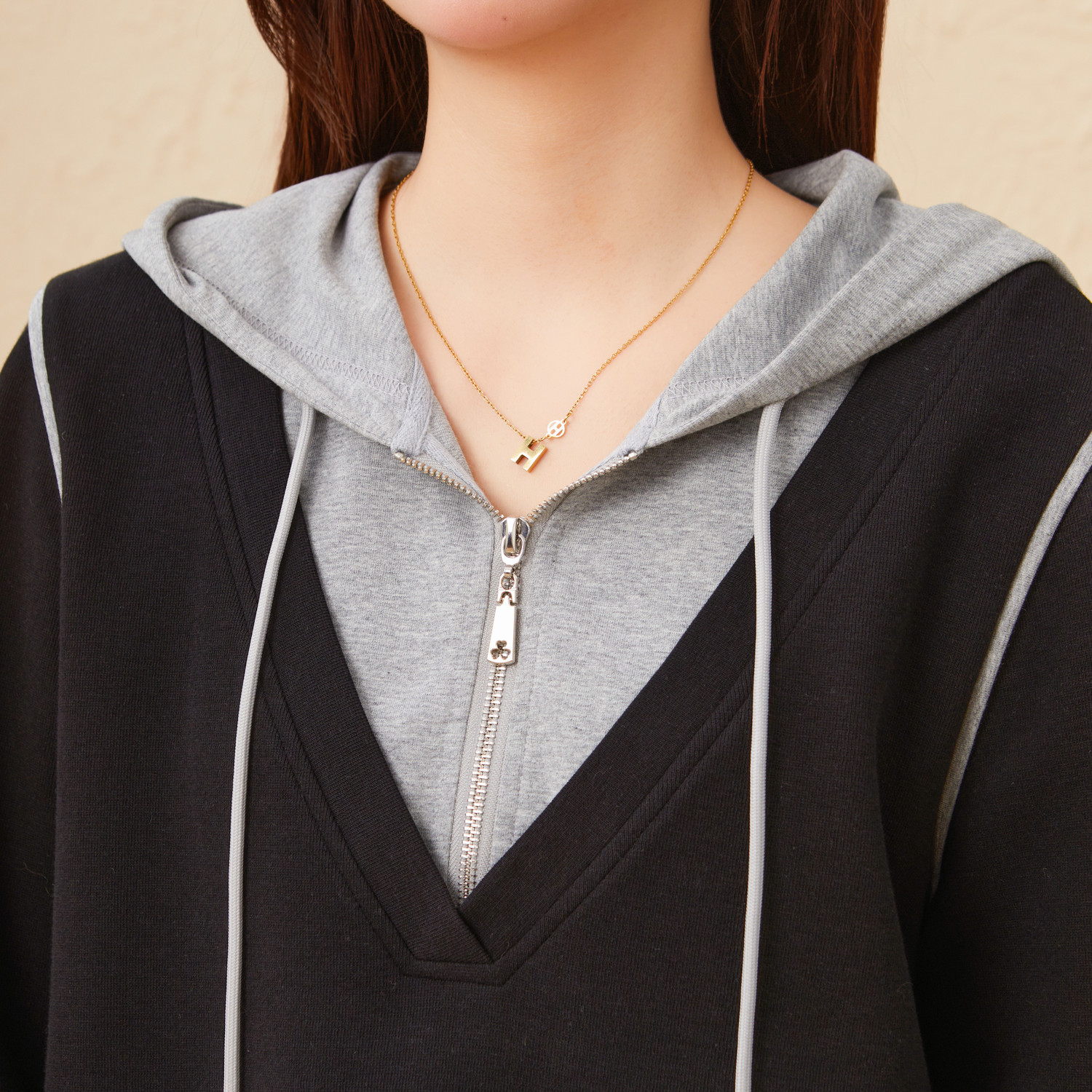 采多宝大码女装撞色连帽休闲假两件上衣胖mm巨好看的早秋卫衣,淘宝优惠券,粉丝福利购,淘宝优惠卷