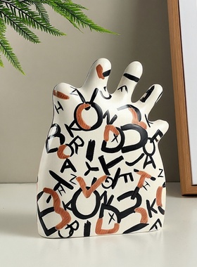侘寂风陶瓷字母红手掌雕塑装饰品