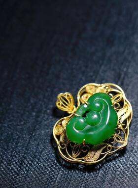 国风18K金纯手工细金花丝和田白玉碧玉如意佛头天鹅项坠