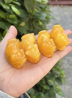 天然二代貔貅吊坠男女鸡油黄皮休坠子项链二代琥珀蜜蜡招财挂坠