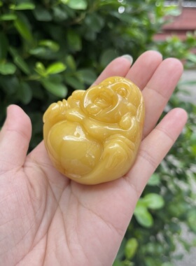 带皮鸡油黄天然琥珀笑佛弥勒佛