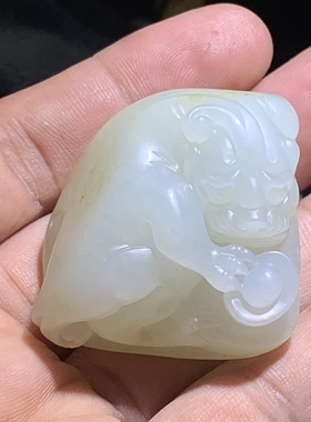 籽禄扑宝。和田玉原籽把件。白度好，真皮