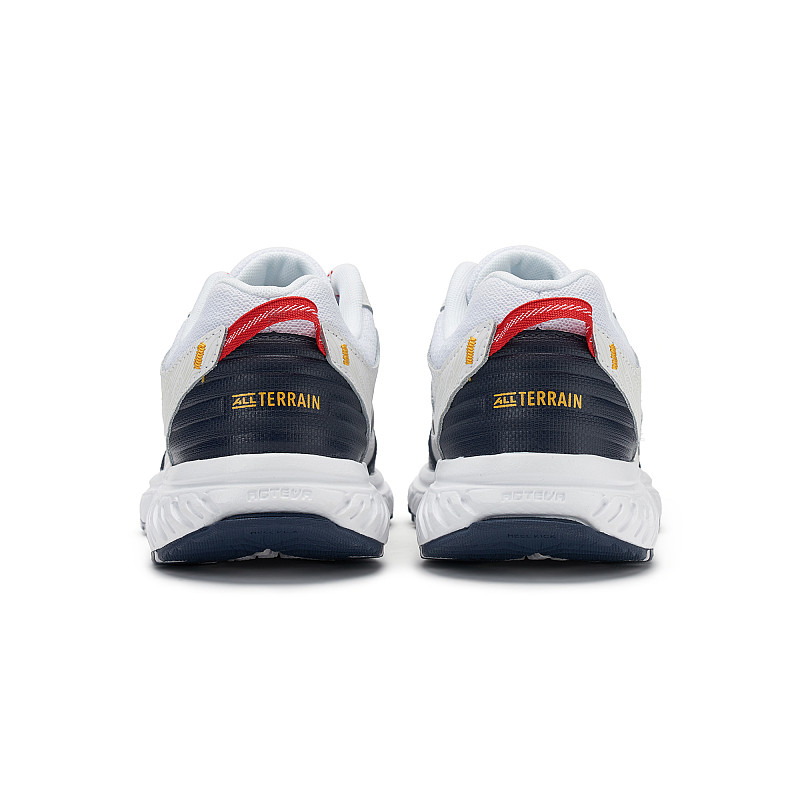  New Balance跑步鞋