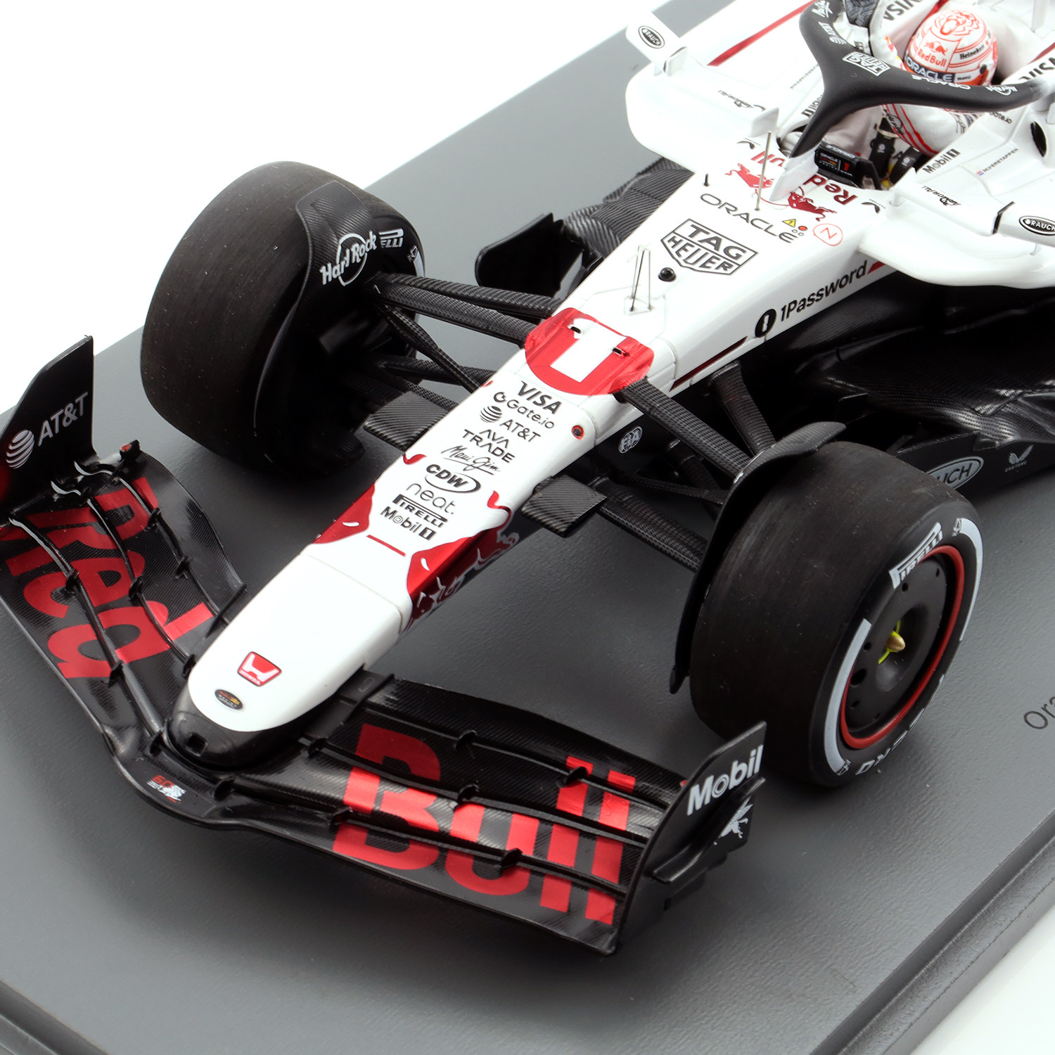 F1赛车模型摆件1:18spark红牛维斯塔潘2025年RB21 日本站 白牛1st,淘宝优惠券,粉丝福利购,淘宝优惠卷
