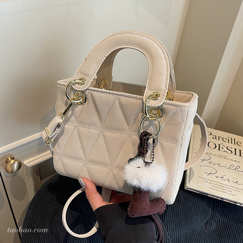 时尚复古磨砂包包女2026新款百搭斜挎包精致超火手提戴妃包小拎包,淘宝优惠券,粉丝福利购,淘宝优惠卷