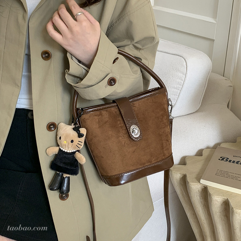 复古小众豹纹包包女2025新款时尚百搭斜挎包精致超火手提包水桶包,淘宝优惠券,粉丝福利购,淘宝优惠卷