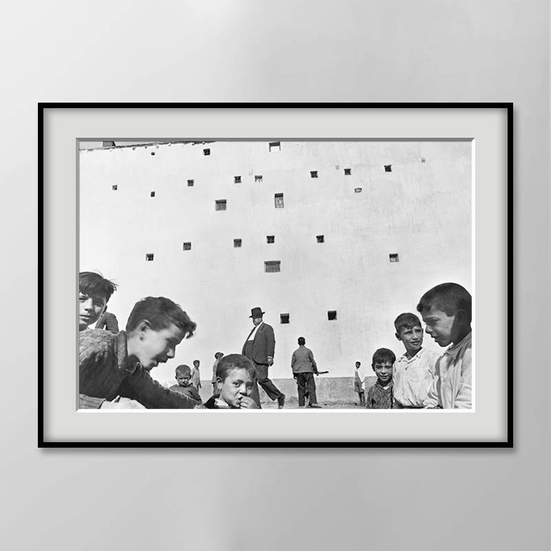 Henri Cartier Bresson布列松经典黑白人物摄影装饰画西餐厅壁画-图3