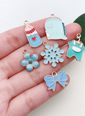湖蓝滴油奶瓶雪花蝴蝶结爱心吊坠