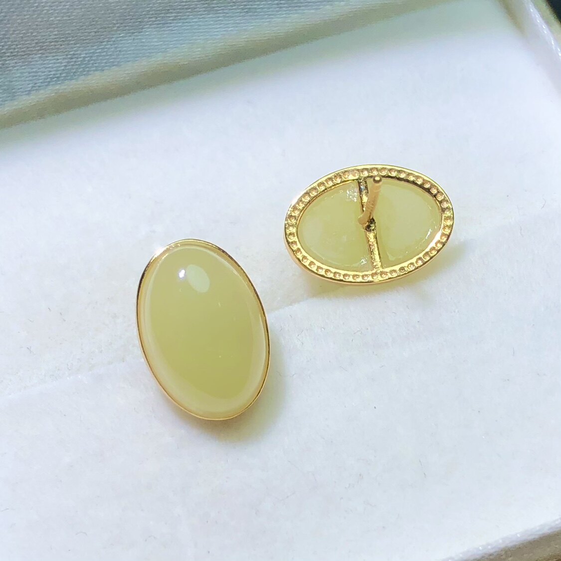 1A10 天然和田玉黄口耳钉新疆若羌鸡油黄耳饰礼物椭圆款女12/9mm,淘宝优惠券,粉丝福利购,淘宝优惠卷