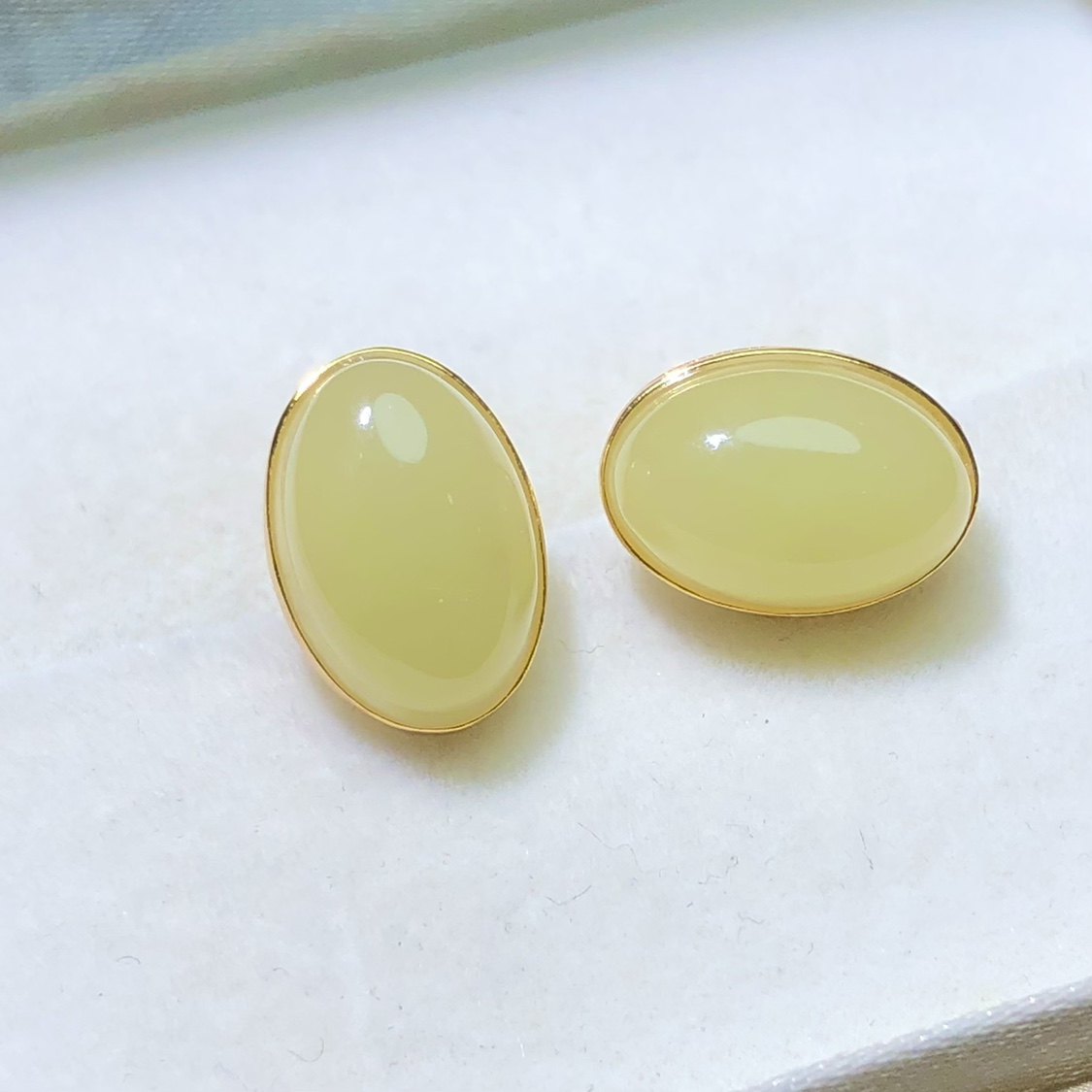 1A10 天然和田玉黄口耳钉新疆若羌鸡油黄耳饰礼物椭圆款女12/9mm,淘宝优惠券,粉丝福利购,淘宝优惠卷