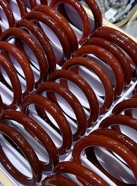 天然红玛瑙手镯满色满肉牛血红