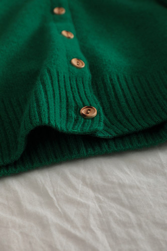 绿色尊的泰好看了~气质温柔风简约纯色圆领绵羊毛针织开衫女-图1