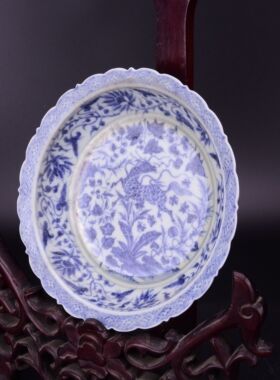 大元国至正十一年置缠枝莲蕉叶竹石火麒麟纹茶盘笔洗