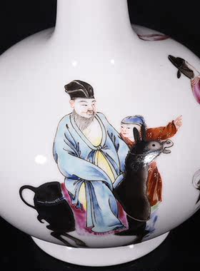 大清雍正年制洋彩粉彩高士图纹蒜头瓶
