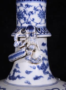 大明天顺年制青花鸳鸯荷花一把莲纹螭虎弦纹天球瓶