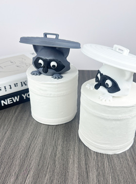 爆款跨境现货Raccoon Toilet Paper Holder浣熊卫生纸架创意摆件