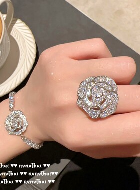波光粼粼金锆石锁骨链花朵