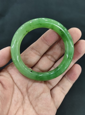 和田碧玉手镯冰底猕猴桃圆条手镯苹果绿手镯无裂无纹52圈口