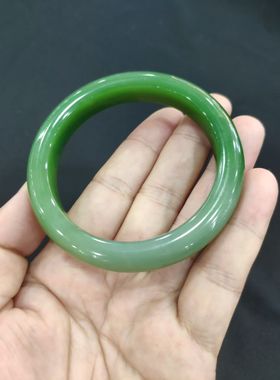 和田碧玉手镯冰底阳绿白加绿手镯无裂质地细腻56圈口