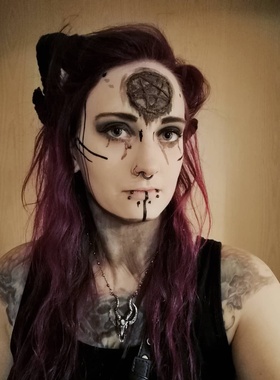 RESTYLE东欧哥特新月山羊头项链