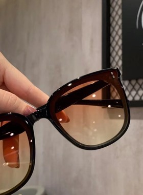 向往生活第六彭昱畅同款眼镜女