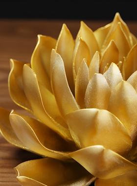 戴玉堂陶瓷金色禅意莲花佛前供花