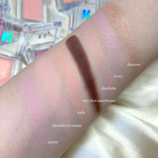 Holika Monochrome Eye Shadow