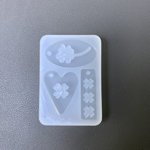 DIY手工镂空四叶草挂牌模具ab树脂uv水晶滴胶钥匙扣挂件硅胶模具 - 图1