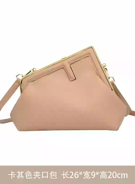 简约现代样板房女士衣帽间包包摆件衣柜展厅陈列道具方包软装饰品