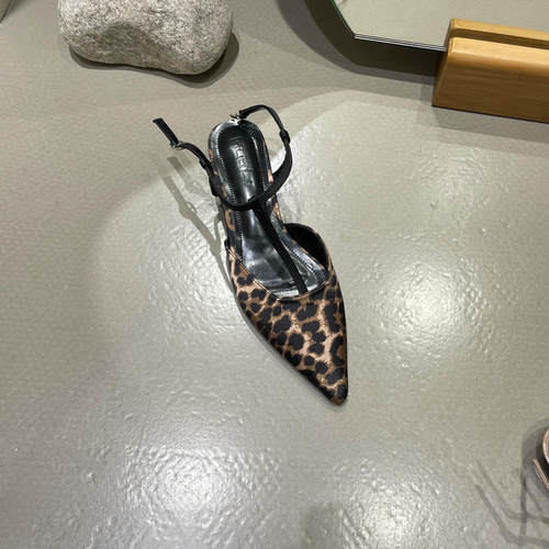 十三行女鞋实拍赫本风尖头凉鞋2026夏性感坡跟后绊带百搭小香风鞋 - 图2