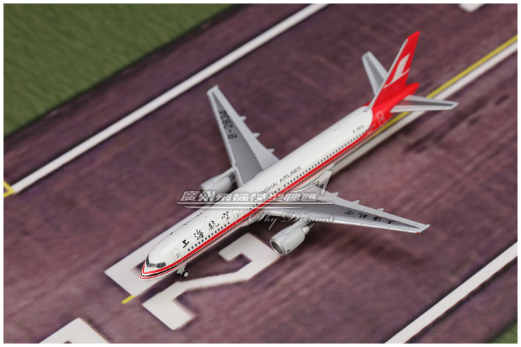 JCWINGS XX4138 上海航空 B757-200 B-2834 飞机模型 1:400 - 图2