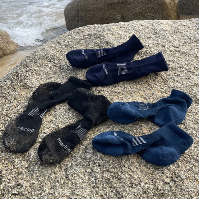 ຖົງຕີນ Merino ແຫ້ງໄວ, ລະບາຍອາກາດ, ເຫື່ອອອກ ແລະຕ້ານກິ່ນ