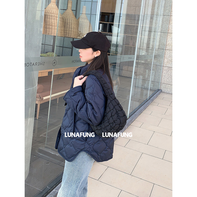 LUNAFUNG冯下文·菱格纹绗缝羽绒服围巾领轻薄保暖上衣灰鸭绒外套,淘宝优惠券,粉丝福利购,淘宝优惠卷