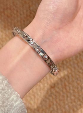 欧美跨境蝴蝶手镯时尚轻奢高级感小众手环简约百搭锆石镂空手镯