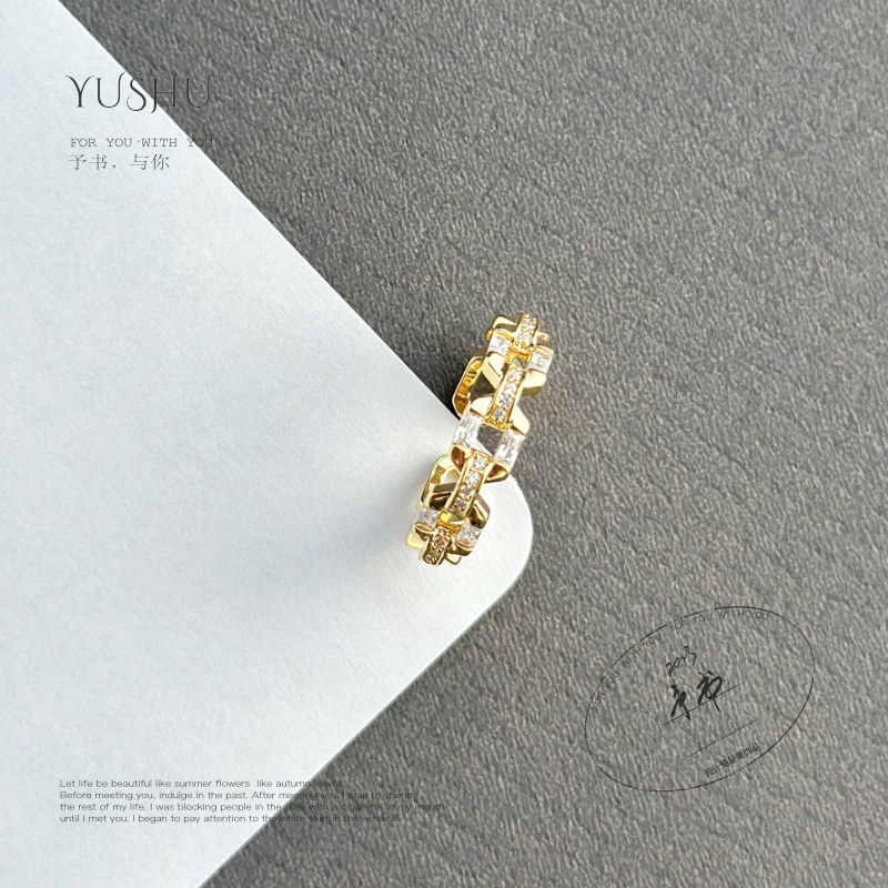 Yushu’s high-end light luxury rings are interlocking
