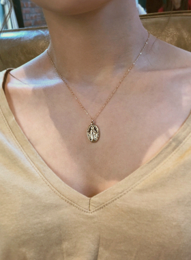 TYUSHA方形椭圆钱币女王头像项链