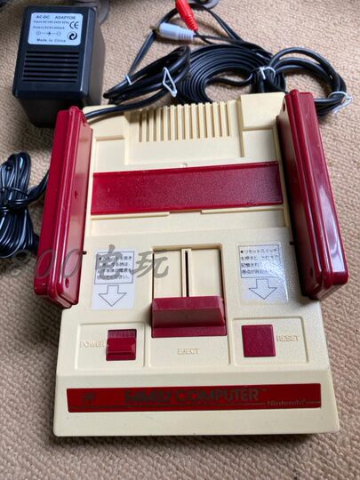 Nintendo FC original game console modified with AV output