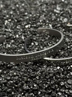 马吉拉风格经典字母手镯